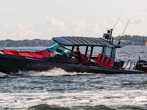 Axopar Brabus Shadow 800