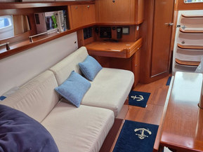 Beneteau Oceanis 37