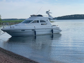 Sealine F33