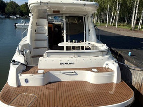 Sealine F33
