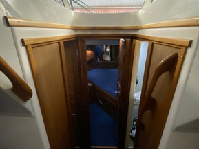 Nimbus 380 Commander