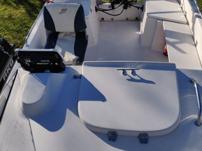 Quicksilver 450 Cabin