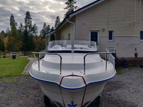 Quicksilver 450 Cabin
