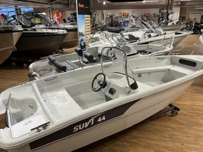Suvi 44
