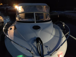 Quicksilver 540 Cabin Cruiser