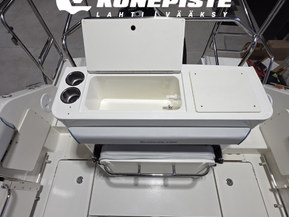 Quicksilver Captur 705 Pilothouse