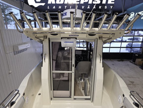 Quicksilver Captur 705 Pilothouse