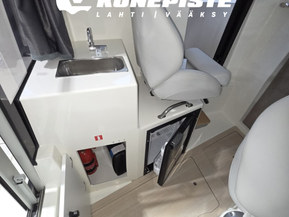 Quicksilver Captur 705 Pilothouse