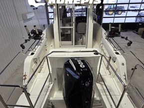 Quicksilver Captur 705 Pilothouse