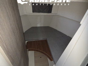 Quicksilver Captur 705 Pilothouse