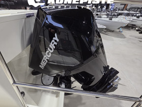 Quicksilver Captur 705 Pilothouse