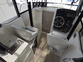 Quicksilver Captur 705 Pilothouse