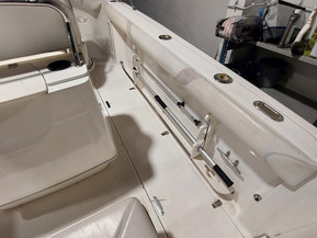 Boston Whaler 240 Outrage