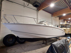 Boston Whaler 240 Outrage