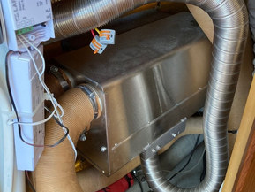 Albatross Flying 870