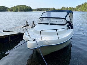 Quicksilver 450 Cabin
