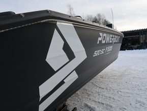 Powerboat 520