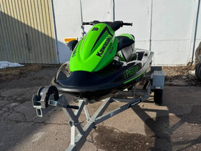 Kawasaki STX-15 F