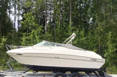Sea Ray 215 Express Cruiser