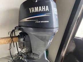Yamaha F100 LB