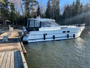 Delphia Escape 1050