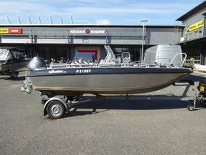 Buster LX Traileri