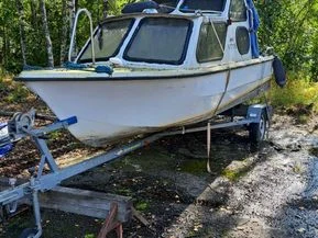 HT-vene Muu malli Suomu 560