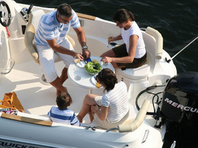 Quicksilver 540 Cabin Cruiser